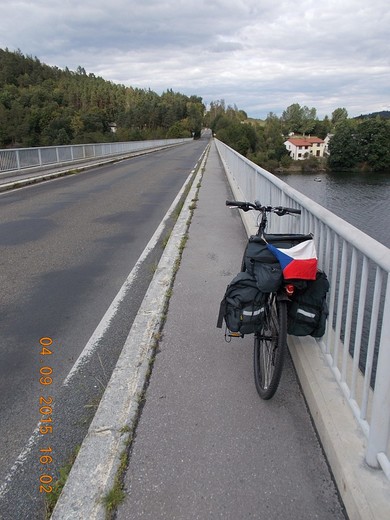002 přes Vltavu (Cholín).JPG
