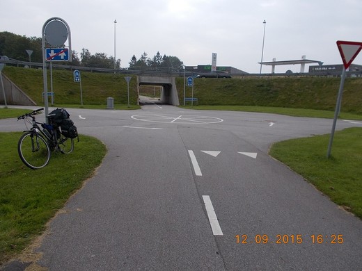 084 cyklistický kruháč.JPG