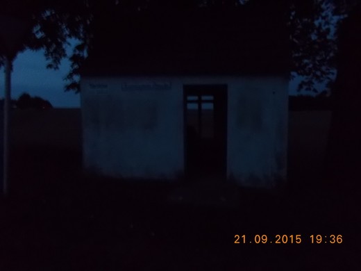 200 čekárna v noci.JPG